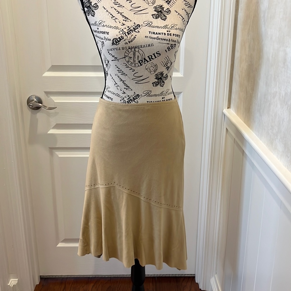 Faux micro-suede skirt. Juno size Large. Made in USA